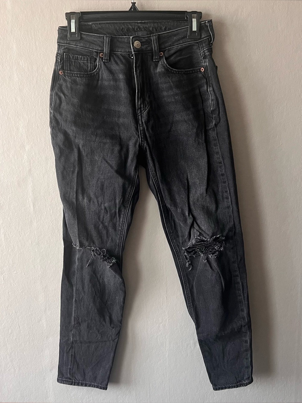 American Eagle Black Distressed Mom Jean Size 0 Short